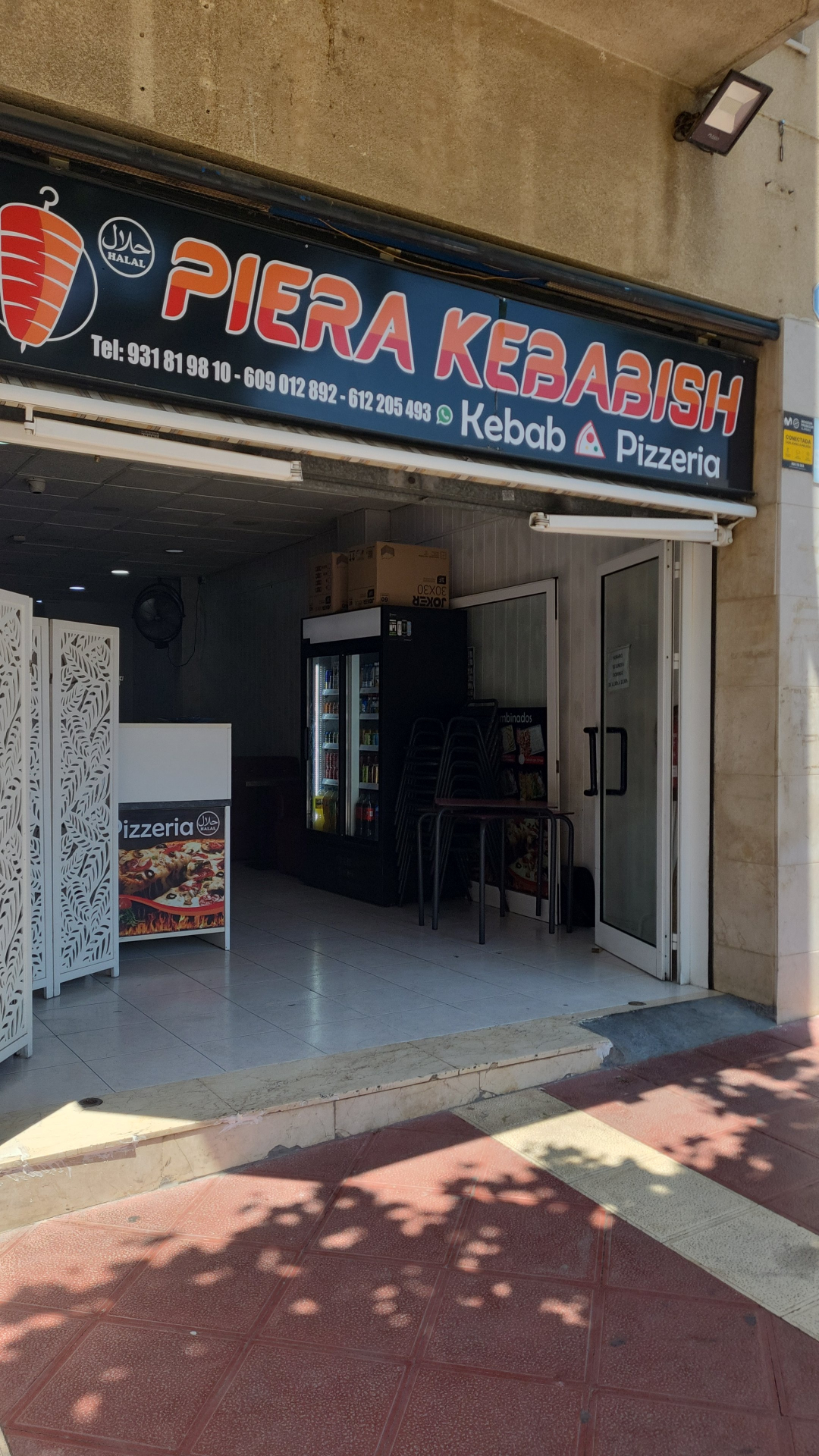 Fachada del local Piera Kebabish en Carrer Sant Cristòfol